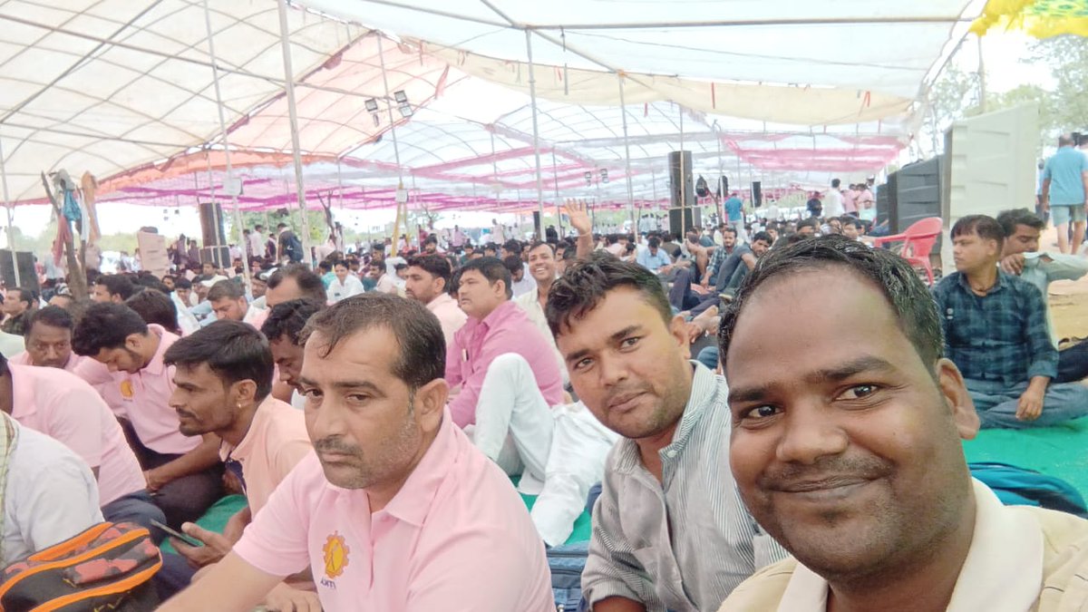 #बिजली_वालों_की_भी_सुनो_सरकार
#RVTKA_महापड़ाव_जयपुर
हमारी मांगे पूरी करो 
<a href="/ashokgehlot51/">Ashok Gehlot</a>
<a href="/GovindDotasra/">Govind Singh Dotasra</a>
<a href="/RajCMO/">CMO Rajasthan</a>
<a href="/BJP4Rajasthan/">BJP Rajasthan</a>
<a href="/PrthveerajG/">prathviraj gurjar</a> 
<a href="/DainikBhaskar/">Dainik Bhaskar</a>
<a href="/News18Rajasthan/">News18 Rajasthan</a> 
<a href="/zeerajasthan_/">ZEE Rajasthan</a> 
<a href="/rpbreakingnews/">Rajasthan Patrika</a> 
<a href="/BSBhatiInc/">Bhanwar Singh Bhati</a>