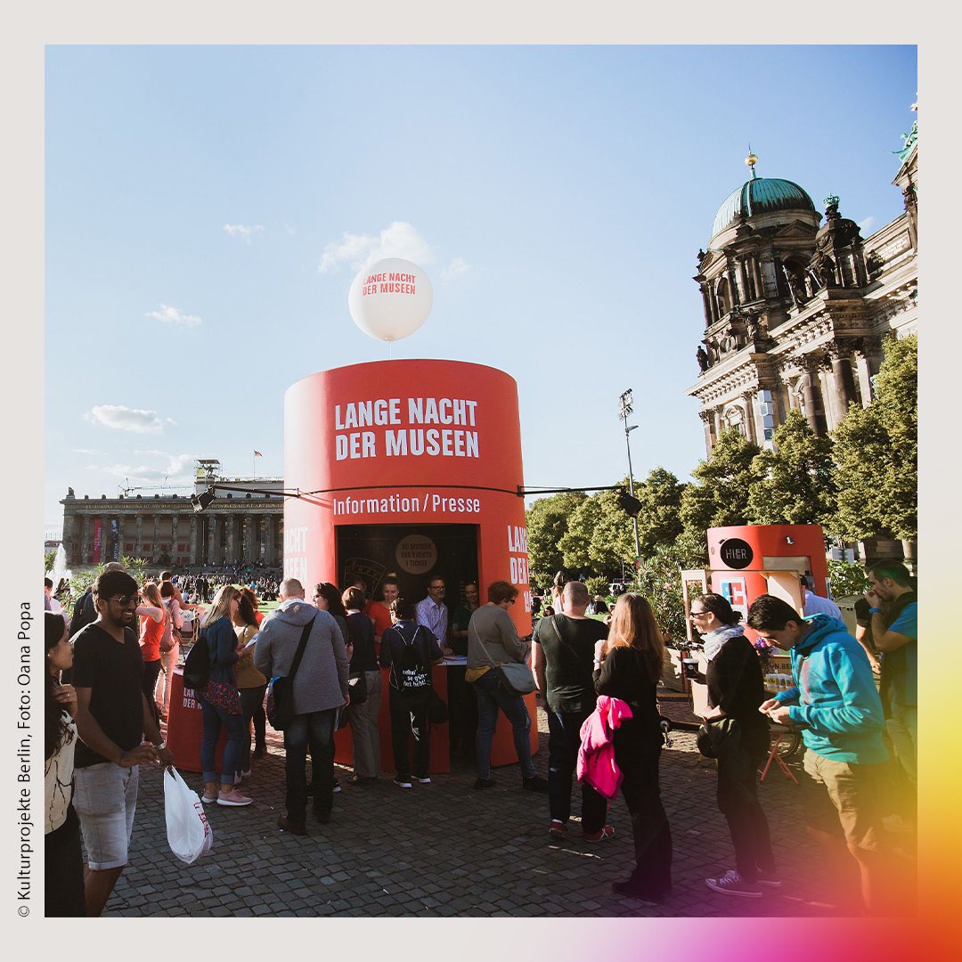 BundesKultur's tweet photo. Nachts in Museum: 75 Kultureinrichtungen beteiligen sich in diesem Jahr an der Langen Nacht der Museen in Berlin und öffnen von Samstag auf Sonntag bis 2 Uhr morgens ihre Türen.
Sind Sie auch dabei? Wir freuen uns über Ihre Veranstaltungstipps! #lndmBERLIN https://t.co/PMWFI4hzQ0