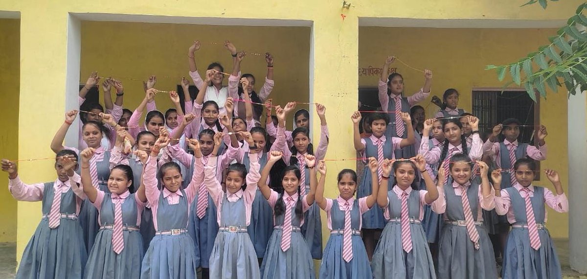 RKMIndiaorg's tweet photo. अभाविप प्रतापगढ़ जिले द्वारा राष्ट्रीय कला मंच द्वारा एक राखी देश के नाम अभियान का शुभारंभ श्रीराम बालिका इंटर कालेज चिलबिला,एक्सेल कम्प्यूटर कोचिंग पृथ्वीगंज एवं गायत्री देव�� बालिका इंटर कालेज दिलीपपुर में प्रारंभ किया गया। https://t.co/IfR1N0kYXS