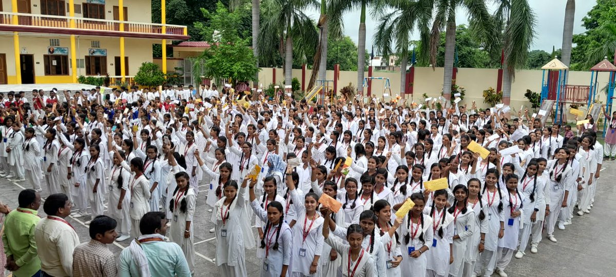 RKMIndiaorg's tweet photo. अभाविप प्रतापगढ़ जिले द्वारा राष्ट्रीय कला मंच द्वारा एक राखी देश के नाम अभियान का शुभारंभ श्रीराम बालिका इंटर कालेज चिलबिला,एक्सेल कम्प्यूटर कोचिंग पृथ्वीगंज एवं गायत्री देव�� बालिका इंटर कालेज दिलीपपुर में प्रारंभ किया गया। https://t.co/IfR1N0kYXS