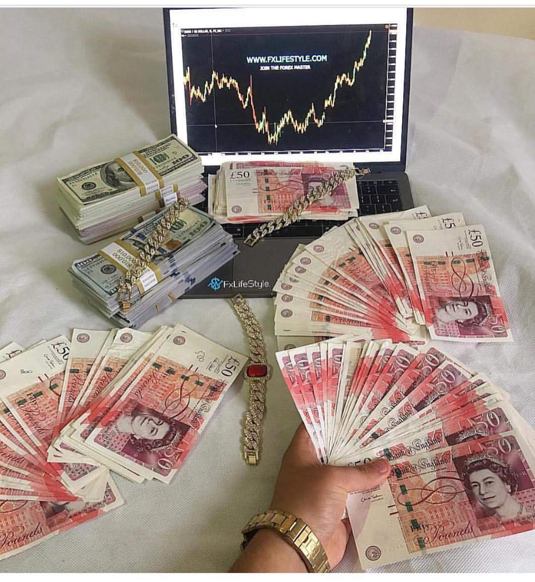 Deborahjasmine5's tweet photo. Never give up be so determined in whatever you do! Investors all over the world are making earnings. You can cruise in a maybach too if you set your priorities right. Dm me for your binary option account management details. #bitcoin #Binary #investments #litecoin #loves #success https://t.co/ZJ5mXbrIgH