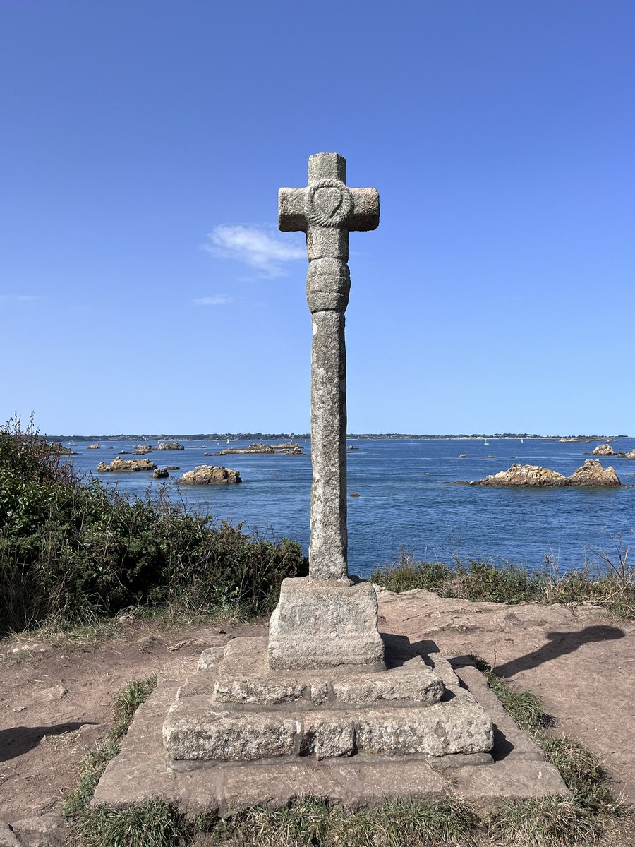 Ile-de-Bréhat  #Bretagne #cotedarmor #voyage #medieval #histoire