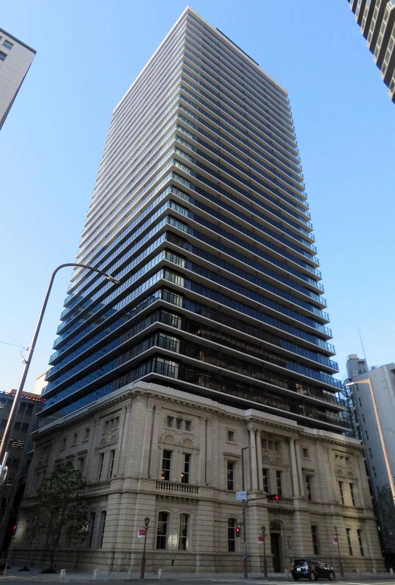 architectoapp's tweet photo. Parkhouse Kobe Tower, completed in 2007, is a 196.3m residential marvel in Kobe, Japan. Known for anti-seismic design &amp; stunning views. #Kobe #Architecture #Skyscraper #Design #Innovation #Japan 

Unveil more with our app! https://t.co/ZvFTHgcb1q https://t.co/OWIaQVYdBq