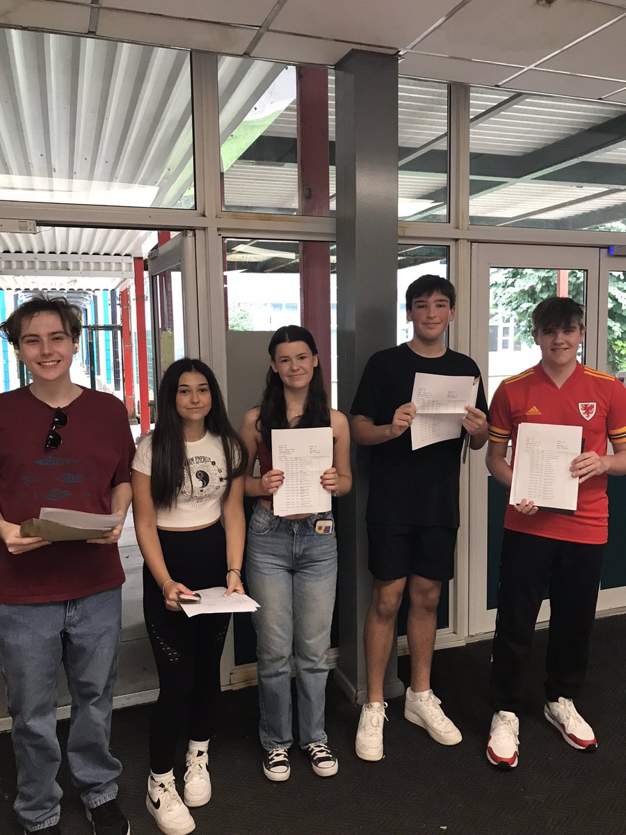 BryntirionComp tweet media