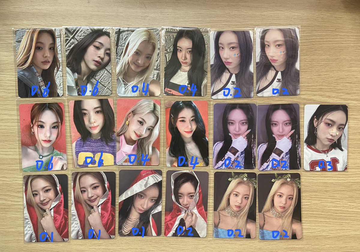 yayaa0506's tweet photo. 있지 포카 양도합니다

디엠주세요 

itzy  YEJI LIA RYUJIN CHAERYEONG YUNA kill my doubt 예지 리아 류진 채령 유나 있지 포카 예스24 위드뮤 특전 미공포 https://t.co/mdeJpvnWnL