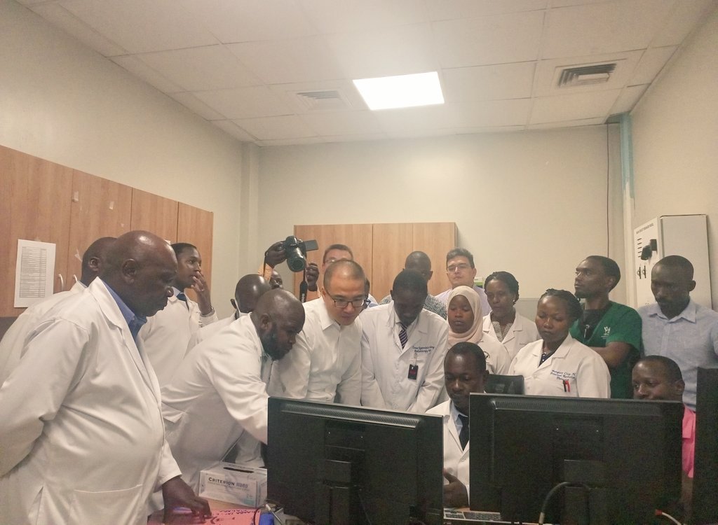 UgandaCancerIns's tweet photo. GOOD NEWS UGANDA: We have launched VMAT treatment modality(high end treatment) with experts from Washington University &amp; Baylor College of Medicine. This will greatly improve the turn around time &amp; reduce referrals abroad. 
#FightCancerUg 
#CancerIsCurable https://t.co/1mipKmiCBk