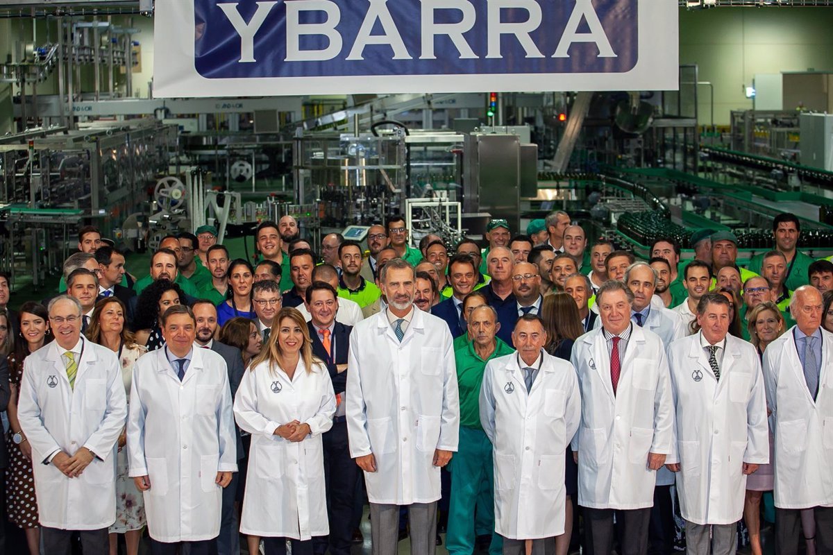 🌱Durante el Congreso, realizaremos una visita a la "Green Factory" de <a href="/GrupoYbarra/">Ybarra</a>.
🏭La emblemática empresa andaluza es un faro de #innovación y #sostenibilidad.
♻️La fábrica sigue un modelo 4.0 con #tecnología de vanguardia, certificaciones de #calidad y compromiso verde.