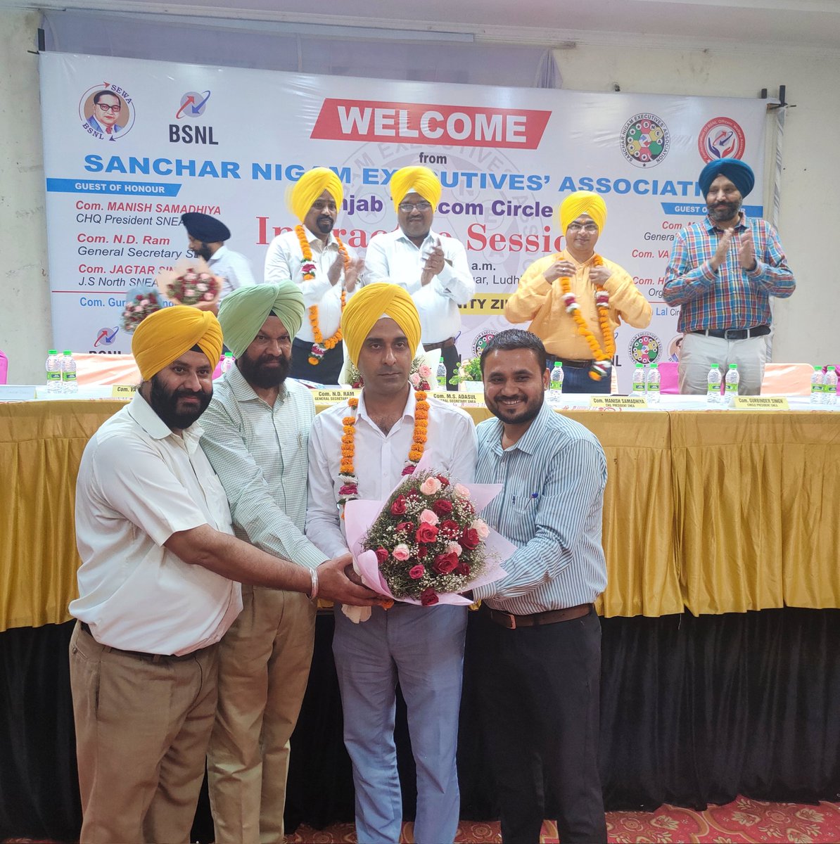 sneachq's tweet photo. An 'Interactive Session' organised by SNEA Punjab Circle at Ludhiana Today for the upcoming Membership Verification (MV) on 12.09.2023.
SNEA-SEWA-CBOWA displayed great Unity & committed to win MV with a thumping margin to ensure the welfare of all the Executives.
All the top leadership was honoured with 'Turban'  representing the symbol of Sacrifice, Struggle & Success.
All the Executives taken pledged to Vote for SNEA at S. No. 8️⃣.
@Gssnea @ManishSmadhiya @pavitrahcst @SPMALLA_31 @niranjanbsnl150 @isaac_b27 @rajesh_manchan @msadasul  @TatababuKaranam @samsnvs123 @saxenasai786 @vimalraghunath @RajenderKhanna0 @Jagtars79108784 @PINTOOKUMAR1985 @cbowa_bsnl