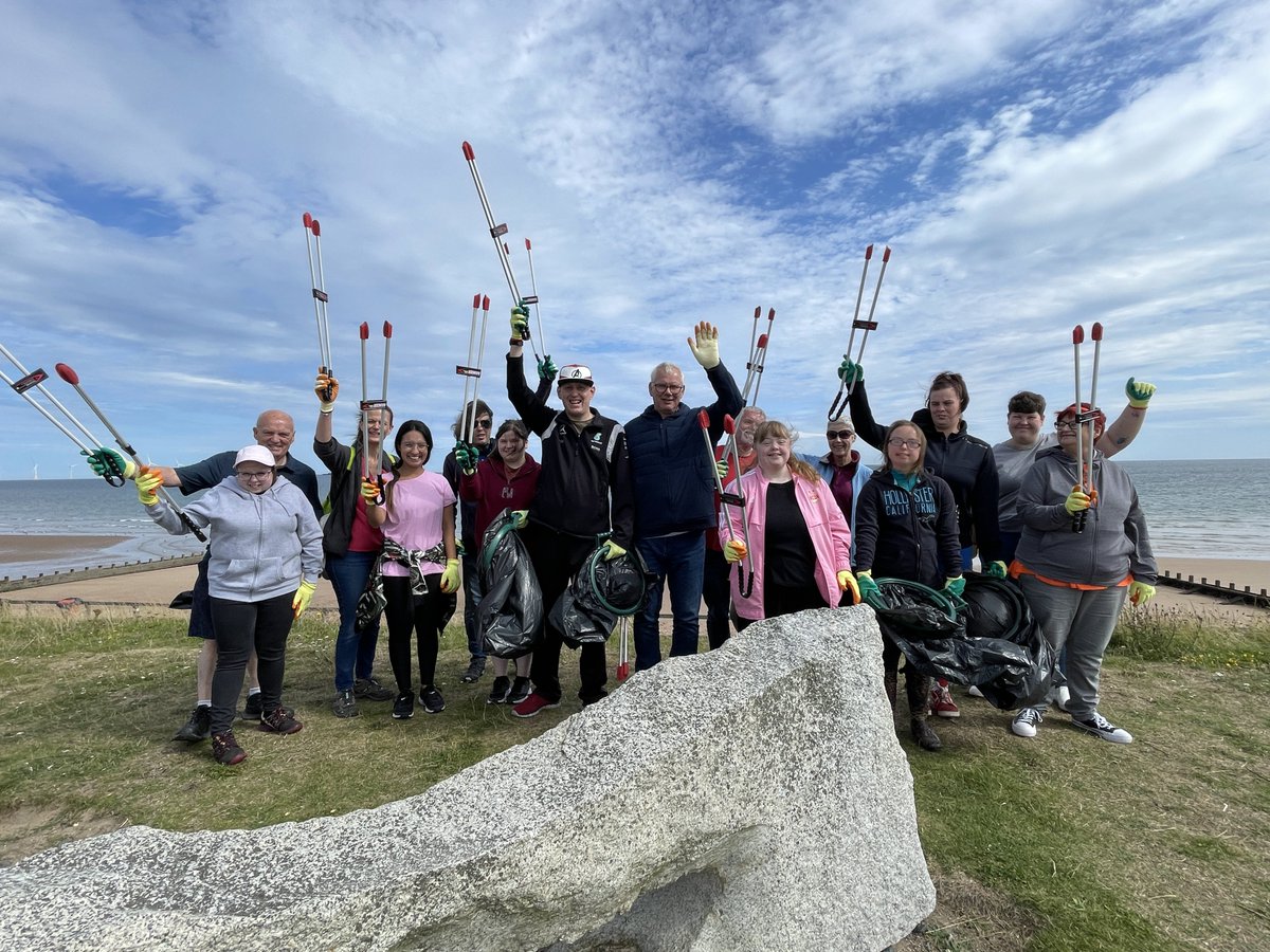 A huge thank you to our beach clean volunteers from The Breadmaker !
A great effort yesterday meant that Aberdeen Beach is another 20KG free from litter! Way to go team 👏 

#beachclean #community #cleanup #volunteers #marinelitter #marineplastics #turningtheplastictide