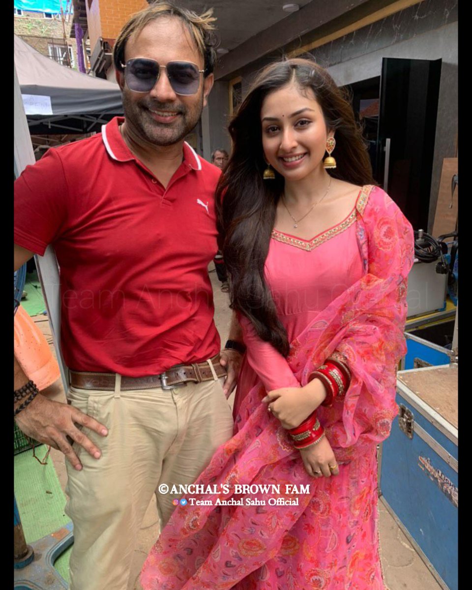 ANCHALSBROWNFAM's tweet photo. • UPDATE •

Anchal is looking so beautiful in this pink outfit!💗✨

#AnchalSahu #Anchalsbrownfam #TeamAnchalSahu #Parineet #Parineetii https://t.co/xlmyZi72v6