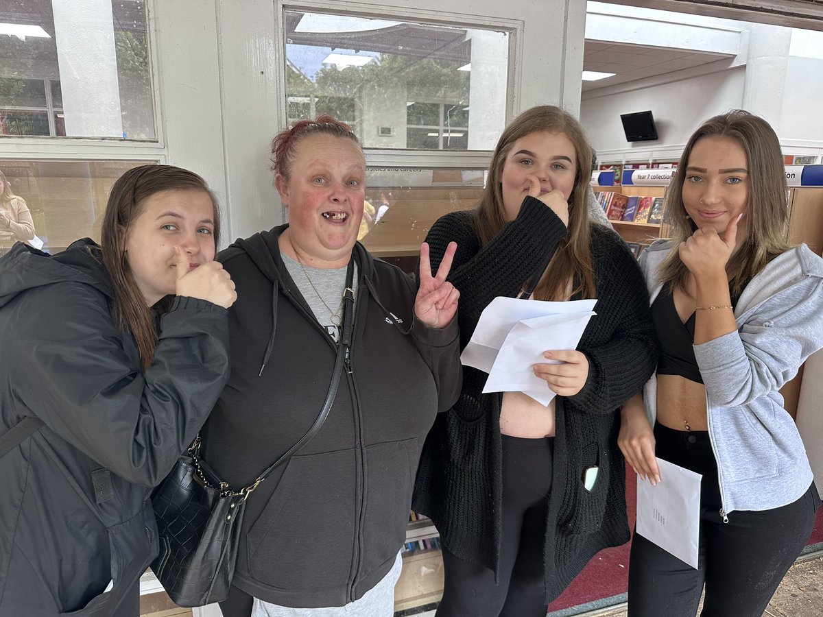 Jemma_Cullum's tweet photo. Serenity and mum Tanya were very emotional with her great set of results. She got all between 4’s and 5’s🎉🎉🎉🎉 https://t.co/iPjPmzAMF0