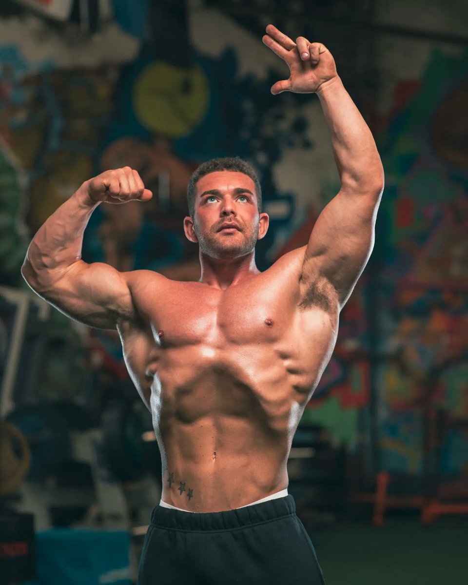 SugarBoxStudios's tweet image. I recently had the chance to do a pre-wedding photo shoot at a gym with a couple who are soon getting married. Never done one of those before! 😃

We also got some solo physique shots too. 

Here are a few edits. 📸💪💍

Lit by @PIXAPRO_UK

#OCF #Gym #portraitphotography