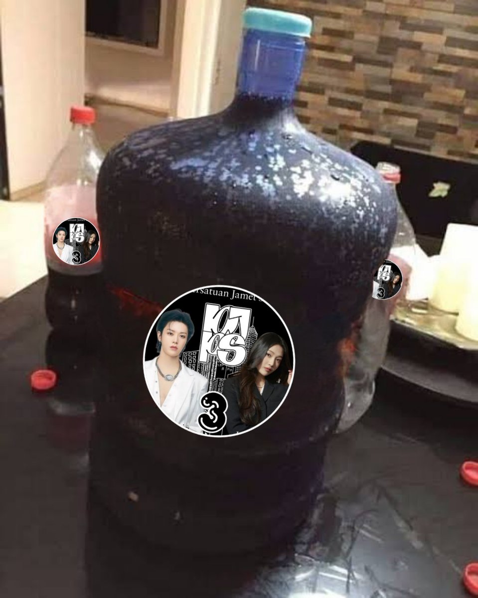 7jenoed's tweet photo. ADA BNDRA D TNGH TLGA
BNDRA D BW K DRMGA
YO D PLH NO TIGA
PLHN SMPRNA PRA WRGA

WLWPN ADA NYNG LAEND TP NO 3 SLALU D HT 🫶
PASLON NO 3 UNTK KAMARTAJ YG LBH BYKE

BDW YG AUS BLH D MNM DLU GLONNY Y 💪🏻

JGN LP BRSMA QT AMBIS, BRPSAH QT NNGIEzZz https://t.co/7O2j2CQRI7