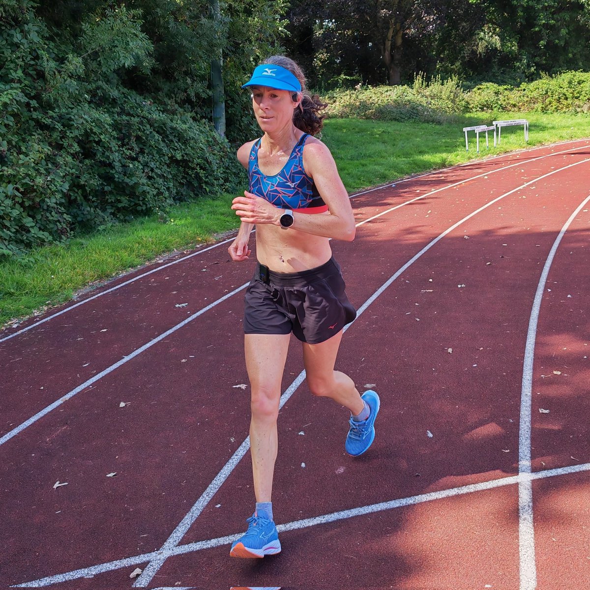 So today's 6 hour run took my lifetime total mileage to the equivalent of three times around the world, with 1.5 miles to spare! 🌍  Looks like I'll have to change the title of my blog now!

#waverider26
<a href="/MizunoRunningEU/">MizunoRunningEurope</a> 
<a href="/MountainFuel_UK/">Mountain Fuel</a> 
<a href="/warwickshiregcc/">The Warwickshire</a>