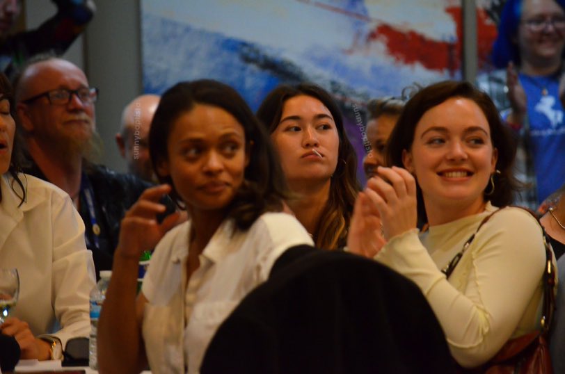 kty is literally five years old w that lollipop