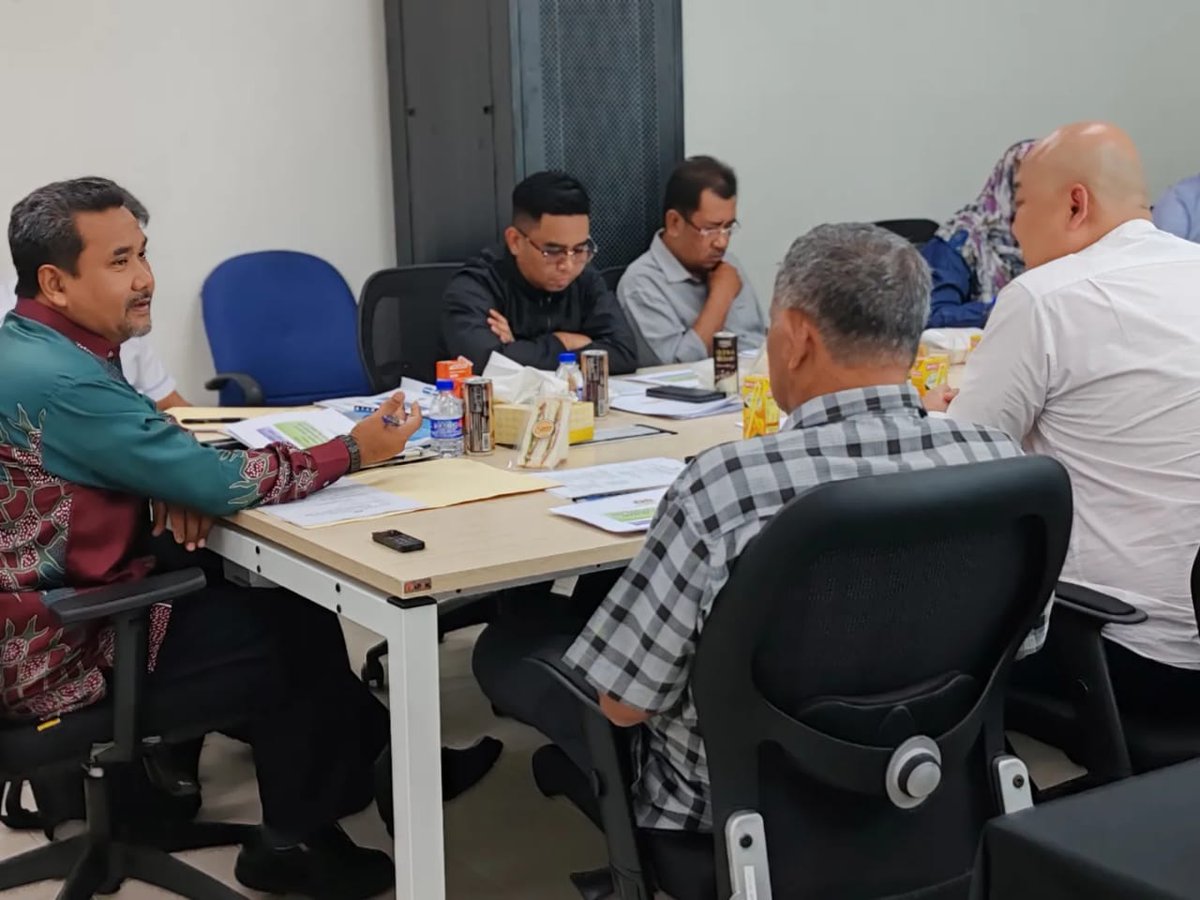 Papan2Stp's tweet photo. Pakej 2 STP - 24.08.2023 - Mesyuarat Kemajuan Tapak No.50

Sebentar tadi telah berlangsung Mesyuarat Kemajuan Tapak No.50 yang diadakan di Bilik Mesyuarat Bangunan Pentadbiran Papan 2, 

#IpohRSTP
#papan2stp https://t.co/zZ5rPG0DVD