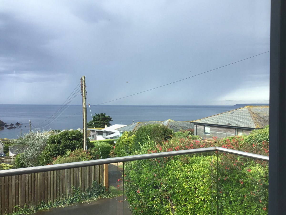 Fi_BGB's tweet image. Summer was yesterday, now the darkness is coming ☀️🌤️⛅️🌥️☁️💦
#apocolypse