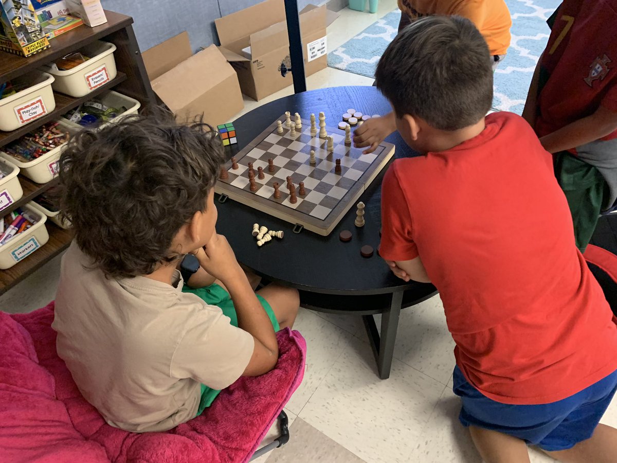 BrownPCgt's tweet photo. 4th grade got started with a breakout room today. There was even time for a friendly game of chess. #lisdgt @LISD_GT @PetersColonyES https://t.co/SC3KG5Ysyf