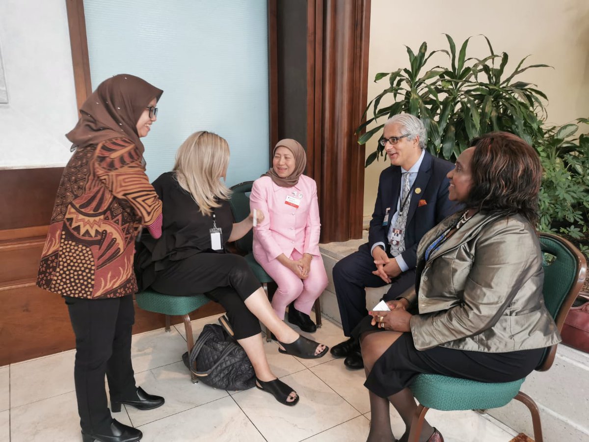 CBWN connecting with the Malaysian Minister, YB Dato' Sri Hajah Nancy Shukri from the Ministry of Women, Family and Community Development and her team in between sessions at #13WAMM #Commonwealth #CommonwealthGender #WAMM @commonwealthsec