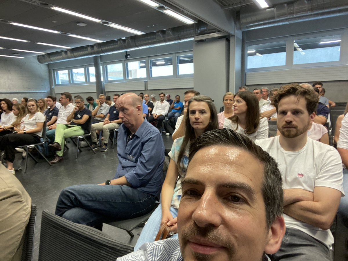 Der Digital Health Lab an der #zhaw ist gestartet. Toll, dass wir wieder ausverkauft sind. Freue mich nun auf die start-ups.