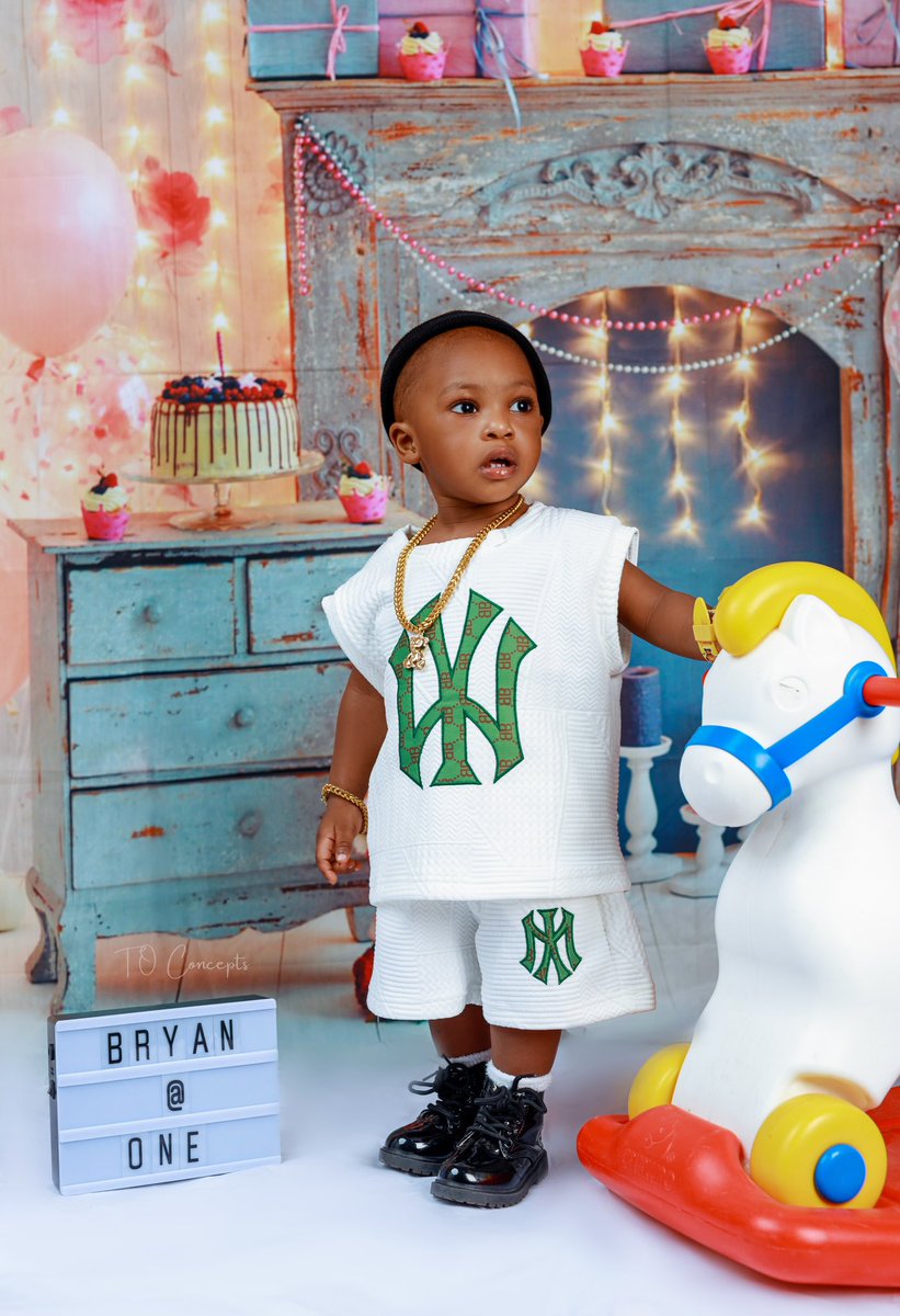 ConceptsO's tweet photo. Bryan is a handsome one year old. Taking his photos was an easy breeze. Happy Birthday Bryan. #TOconcepts #Photographer #photography https://t.co/xujCIbvIgZ