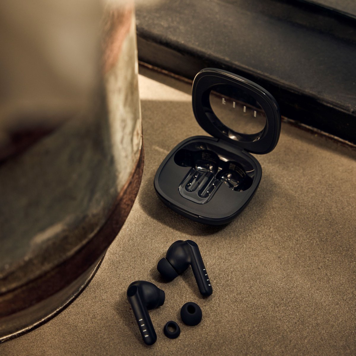 FIILGlobal's tweet image. Adopting a 10.1mm wool basin composite unit, used often in top-class headsets, #FIILKeyPro provides warmer vocals and more vivid details while maintaining a balance between different frequencies.

Official Website: shop.fiil.com

#FIILAudio #Bluetooth5.4 #TWS #ANC