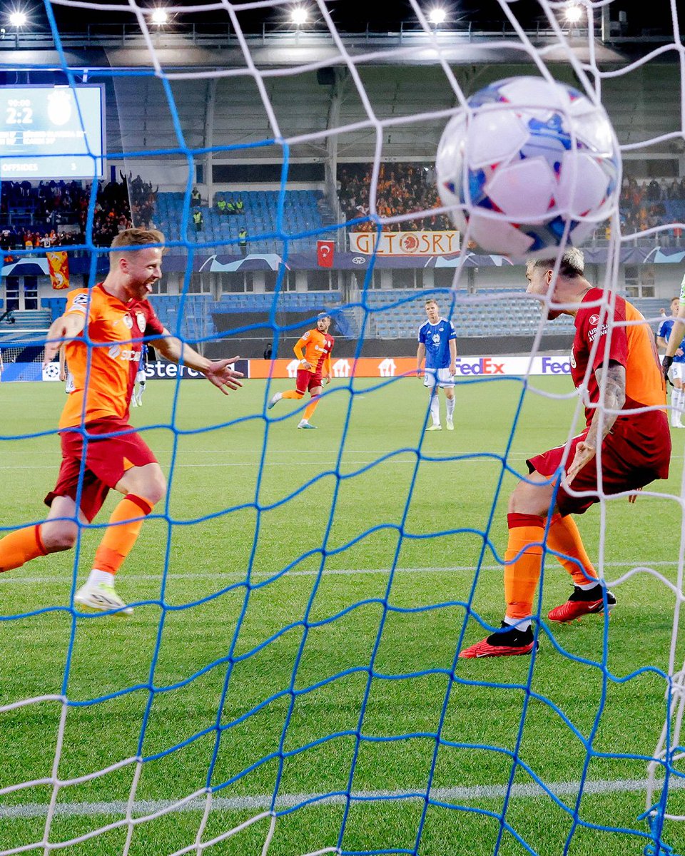📸 Last-minute winner 

#UCL