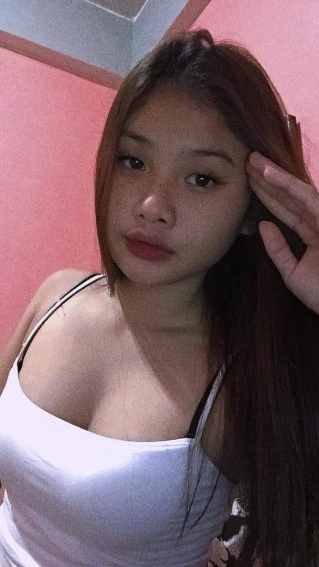 Maxine_202523's tweet photo. highly recommend my co - alter here. Selling her channel and vcs for only 150 and 199 pesos. All video and vcs has face reveal. dm nyo na sya for all want her services - https://t.co/jDCDAMf811 https://t.co/HfA2gYO8Sc