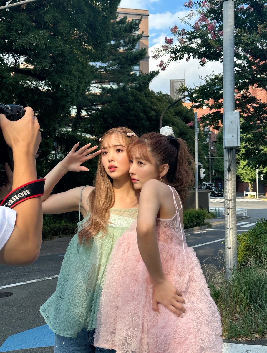 昨日から発売の
ViVi8月号のにこちゃんの企画に
ゲストとして載せていただいてます🩷

双子コーデ可愛いし
撮影も楽しすぎてあっという間でした🍦

にこゆあ見てね👶🏻 https://t.co/MuRacK9z9O