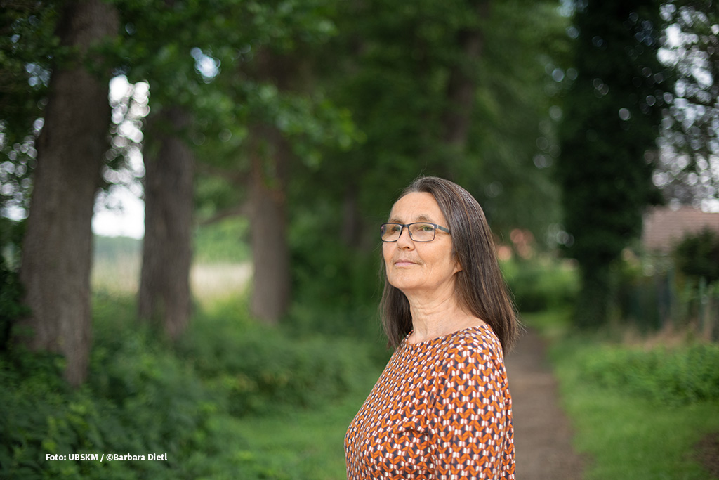 Aufarbeitung's tweet photo. Offiziell gab es in der #DDR keinen sexuellen #Kindesmissbrauch. Es wurde weder privat noch öffentlich über #SexuelleGewalt gesprochen. Noch immer sagen Betroffene, dass sie über die erlittene sexualisierte Gewalt z. B. in #Heimen nicht sprechen können. https://t.co/pdWu3nELGf