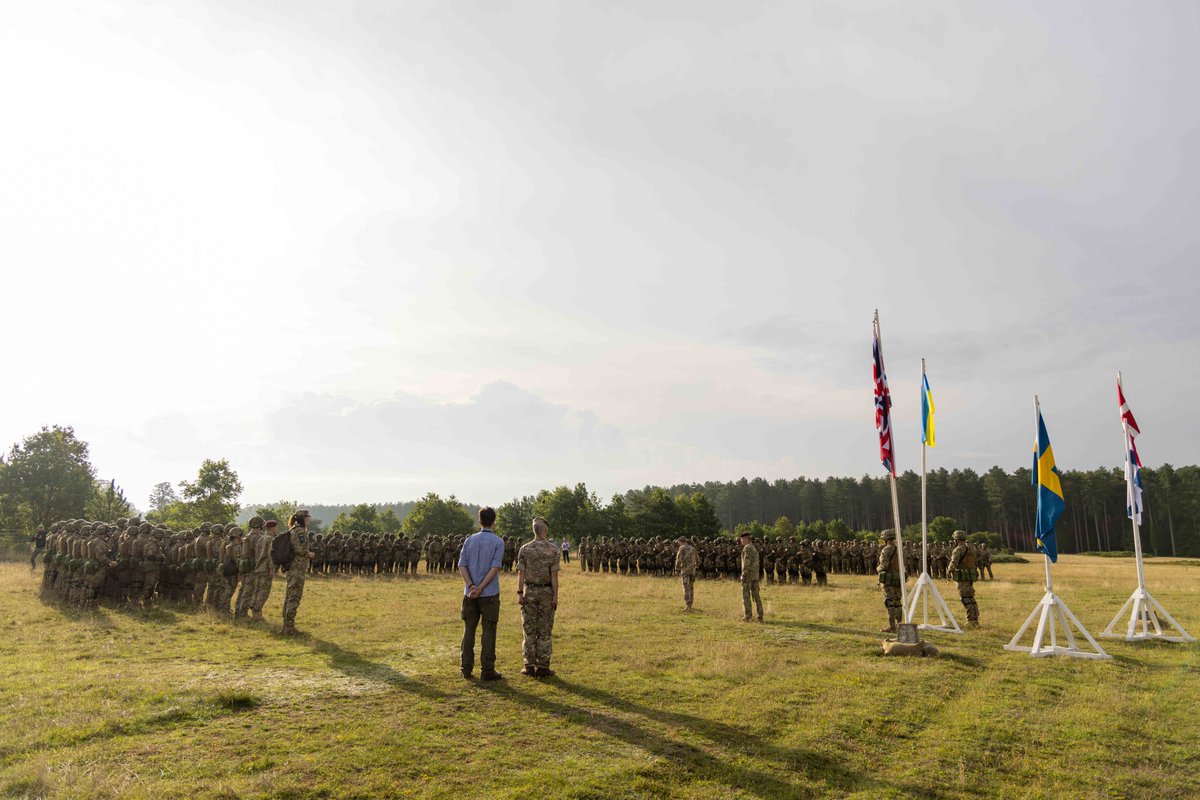 DefenceHQ's tweet photo. 📸 Today we recognise 32 years of Ukrainian Independence. 

The UK is unwavering in its support for Ukraine, and together we have marked the occasion at services being held at training sites across the country.👇

 🇺🇦 #StandForFreedom 🇺🇦 https://t.co/1nItgtiPK4