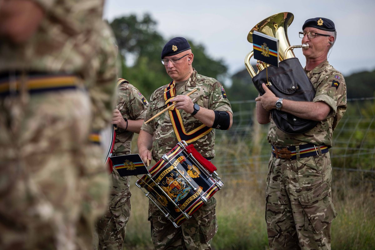 DefenceHQ's tweet photo. 📸 Today we recognise 32 years of Ukrainian Independence. 

The UK is unwavering in its support for Ukraine, and together we have marked the occasion at services being held at training sites across the country.👇

 🇺🇦 #StandForFreedom 🇺🇦 https://t.co/1nItgtiPK4