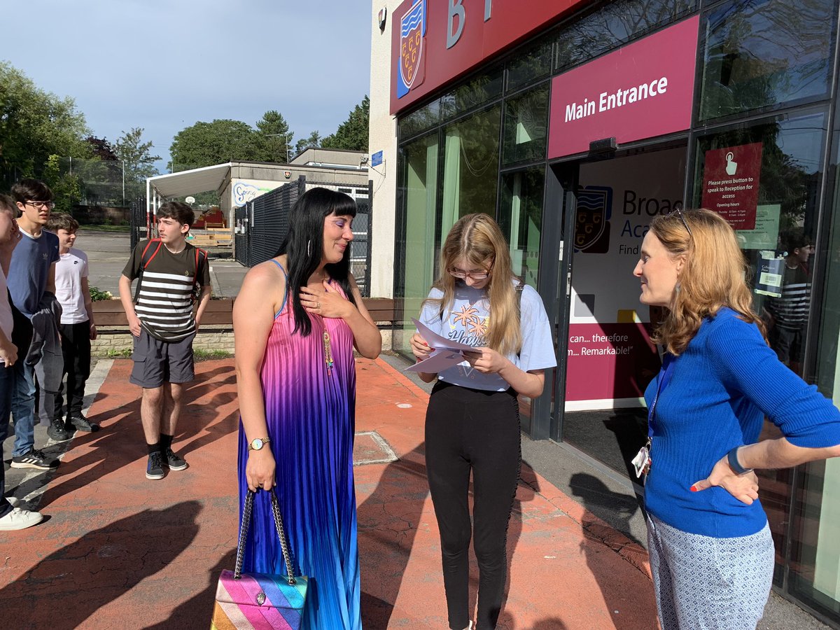 HitsBristolNews's tweet photo. Lots of emotion on show @BroadlandsBS31 as students collect their results 😬

Congratulations to everyone for your hard work! #GCSEResultsDay #Keynsham #Somerset https://t.co/JP46i8YL63