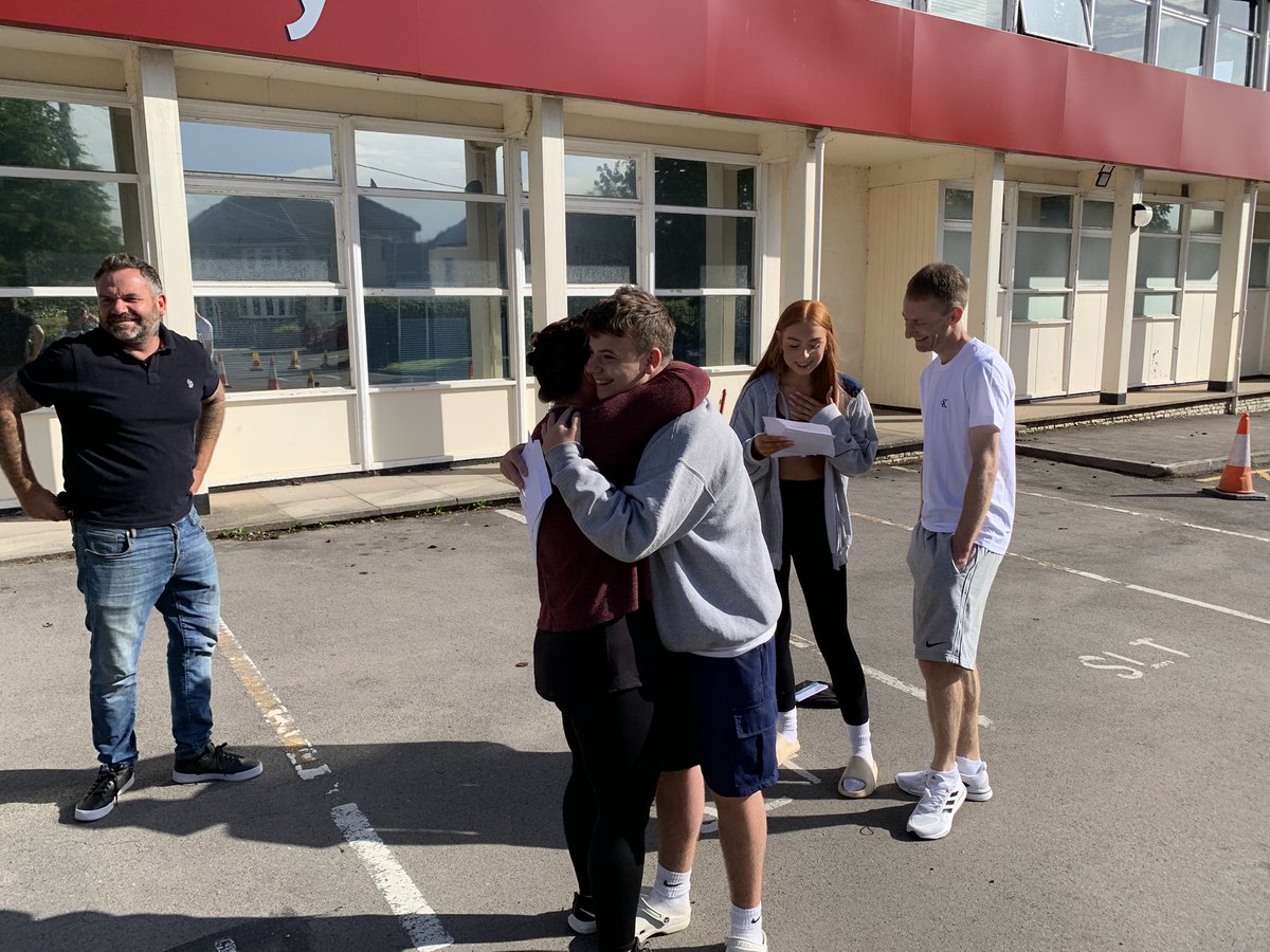 HitsBristolNews's tweet photo. Lots of emotion on show @BroadlandsBS31 as students collect their results 😬

Congratulations to everyone for your hard work! #GCSEResultsDay #Keynsham #Somerset https://t.co/JP46i8YL63