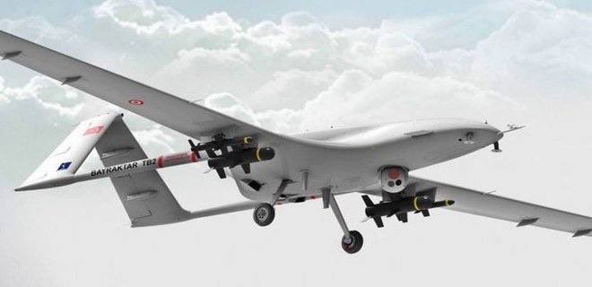 front_ukrainian's tweet photo. ⚡️The Baykar Makina company handed over the Bayraktar TV2 strike-reconnaissance UAV to the Main Intelligence Directorate of the Ministry of Defense of Ukraine free of charge for the Independence Day of Ukraine.

🇺🇦🤝🇹🇷 https://t.co/NW6vsWUSYB