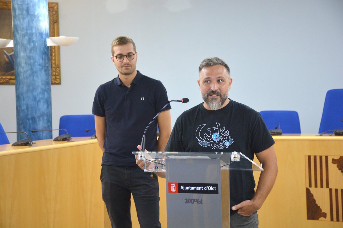 Olotuit's tweet photo. #FdT23 | 📢 Les @FestesdelTura 2023 arriben amb novetats! 

Els Marrinxos estrenen activitat amb el 'Ball dels 4 quarts', @PenyaAoapix impulsa el 'Vermut Cantat' i els @wekeweke recuperen la música dels 90`s amb un convidat estrella.

ℹ️ https://t.co/7kswQewuK1

#AjuntamentOlot https://t.co/Eyh1jP9yjX
