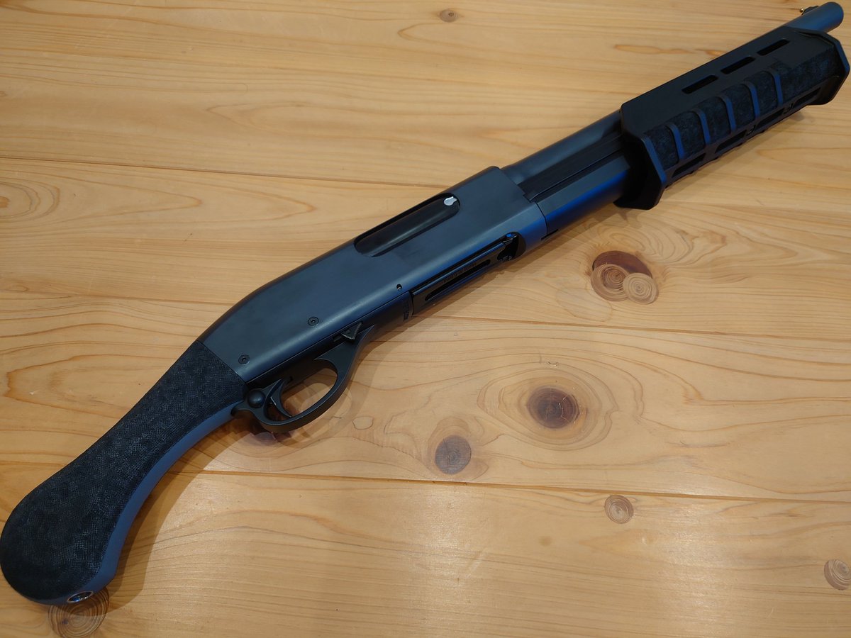 0601Frn43799's tweet photo. 届きました。
TAC14です！！

CYMAの既製品はモドキで好きになれなかったため、ベース機を元に内から外から完全ワンオフ制作していただきました！！

実銃にも見られるラプターグリップのライン入りステッピングがスゴく個性的で美しいです…
#SGはいいぞ
#TAC14
#サバゲーマーさんと繋がりたい https://t.co/AwL0CShjeE