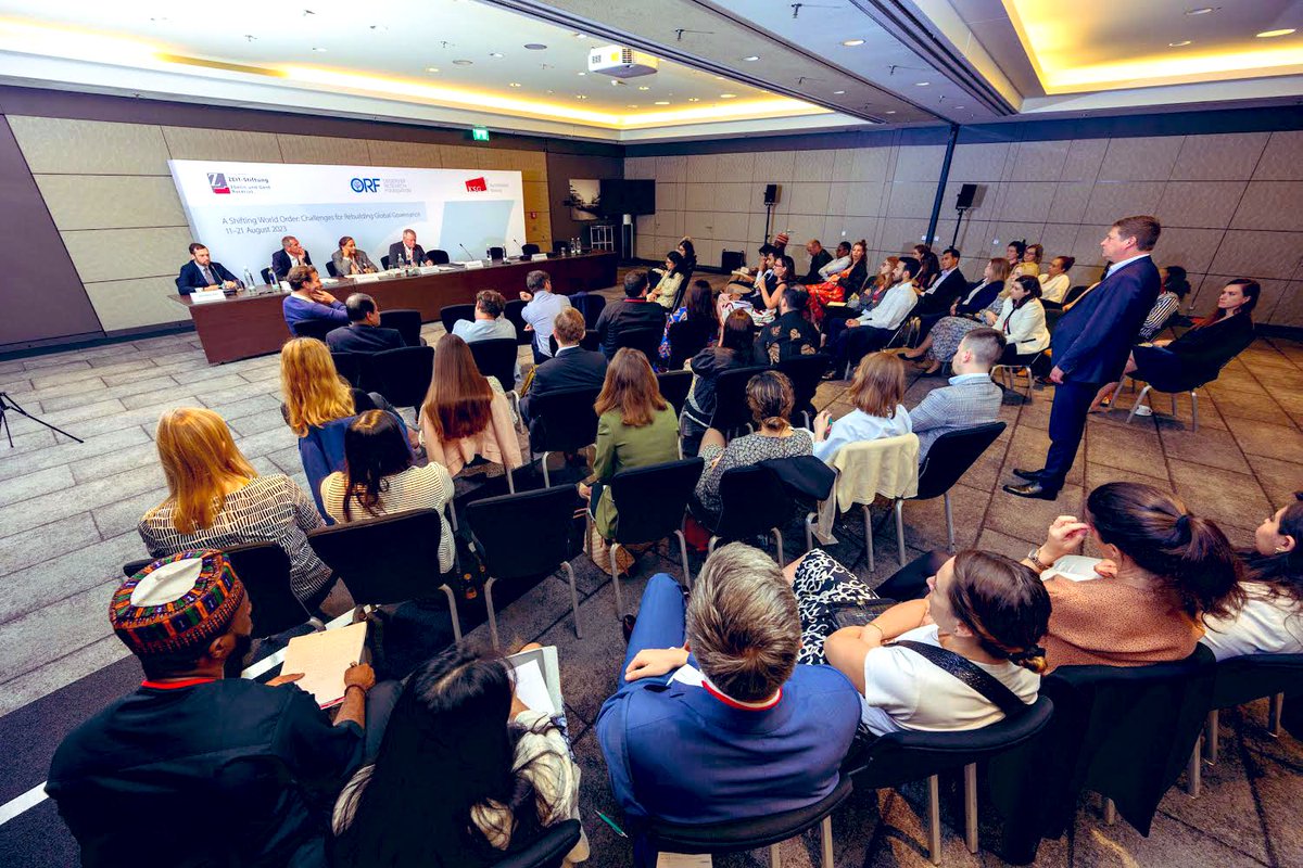 Shashi Tharoor tweet media