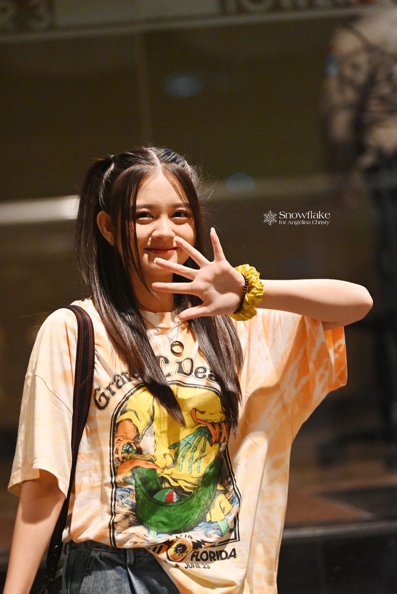 _SnowFlake0512's tweet photo. 230823   

Calon maba pulang dulu,dadaah 👋👋

#CHRISTY #JKT48 #IDOLYFE4ALL #RCTIPlus4thAnniversary https://t.co/FNrrf5qxgG