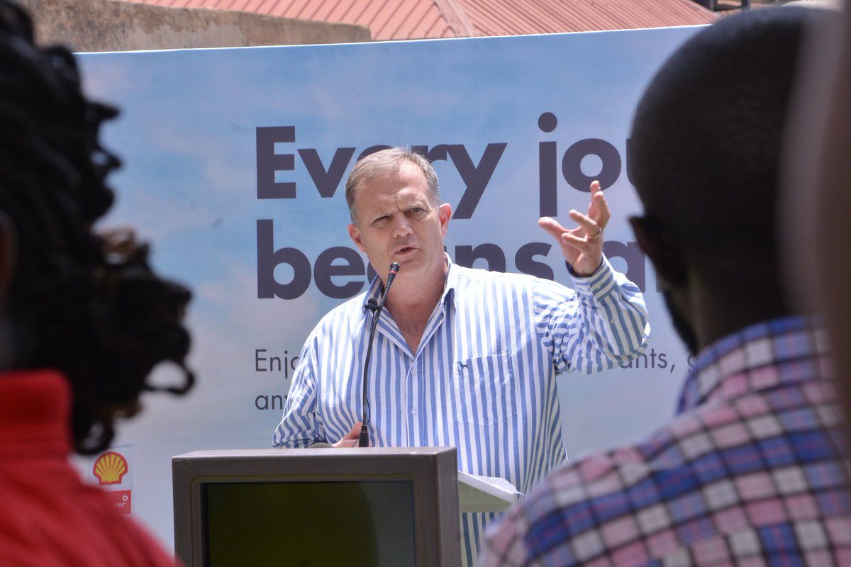 VivoEnergyUg's tweet photo. "We are happy to extend our footprint in Uganda and serve even more customers. We aim to provide an experience where you can refuel, service your vehicles, grab a bite, and find all your travel essentials in one place." - Our MD, Johan Grobbelaar.
#ShellNewStations https://t.co/nidJaQBftU