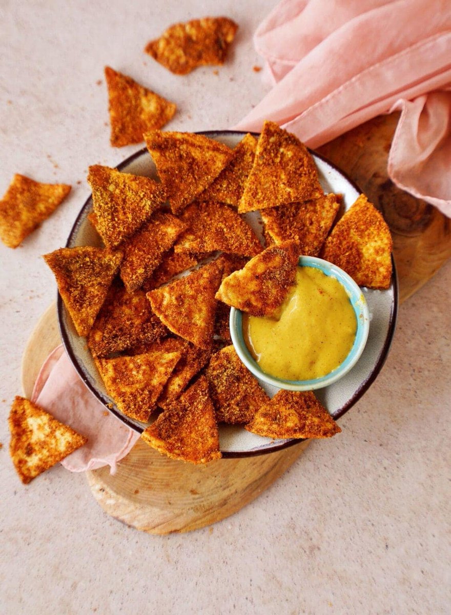 Did you know that you can make quick and easy homemade Doritos in an oven or air fryer? 😍
They’re crispy, cunchy, and loaded with flavor but so much healthier, without artificial ingredients.
📌Recipe: elavegan.com/homemade-torti…
#Elavegan
#veganrecipe
#glutenfree
#homemadedoritos