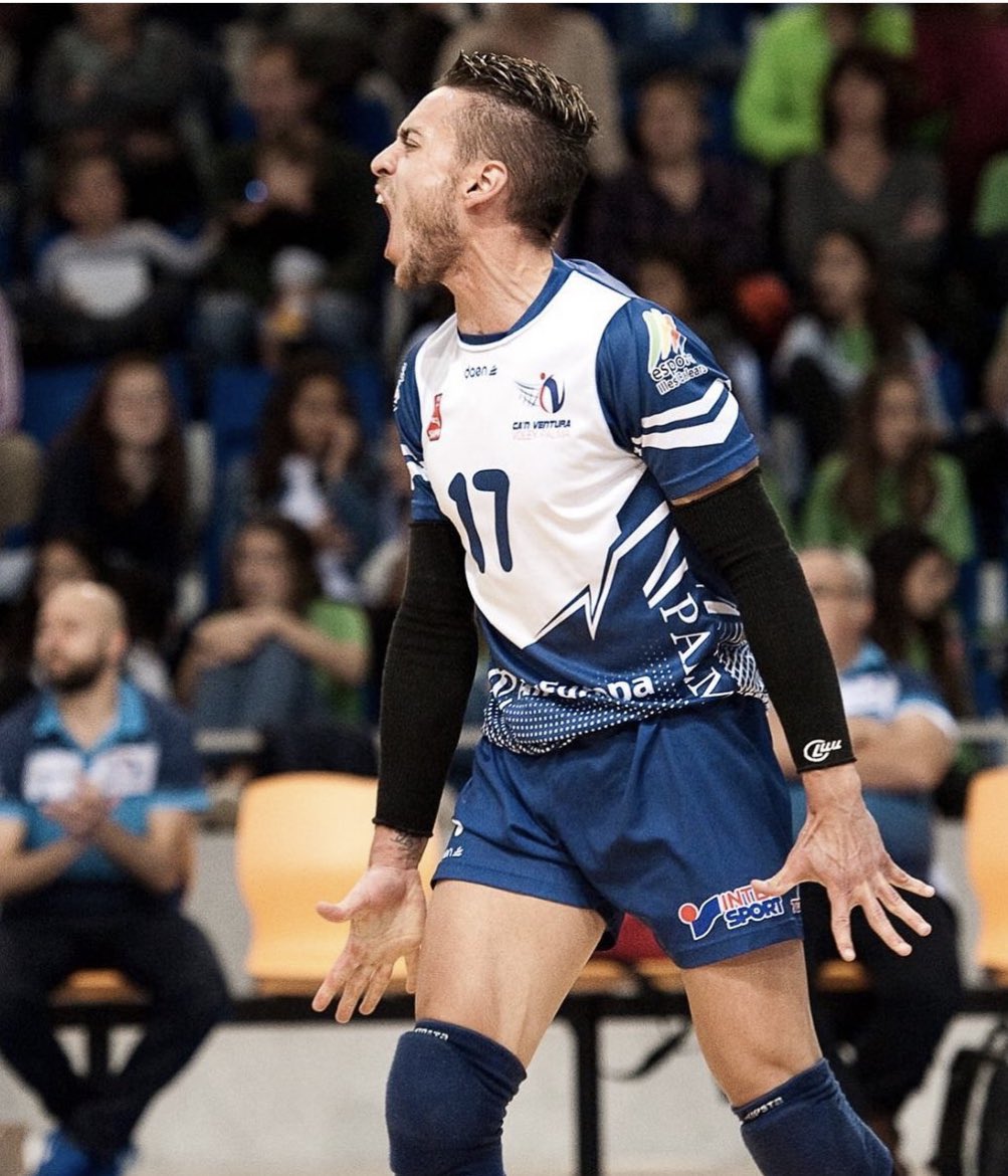 RuizFran10's tweet photo. Paso a paso,
Día a día, 
Confía en el tiempo perfecto de tu vida. 🙃🌟💪 💫 

Tic tac…. 👊 

#nopainnogain #focus 
 📸 #tbt 

#FR1017 🍀🏐 https://t.co/Qf0qkobjGt