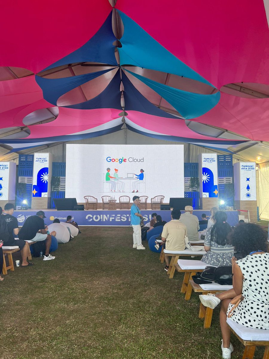 fibitpro's tweet photo. Team @fibitpro at @CoinfestAsia
#CoinfestAsia #FibitPro https://t.co/Q0Gk0mYavK