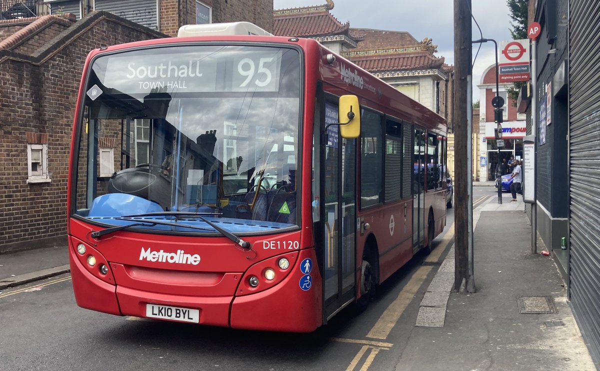 armand_b2002's tweet image. This route genuinely rocks, I always whenever go to west London start off with this hellfire route here.

DE1120 seen just terminating at Southall Town Hall after working the 95 from Shepherds Bush Green.

Taken 📸: 09/07/2023

#metroline #londonbuses #route95