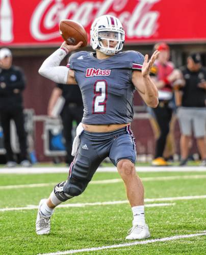 TheCursiveU's tweet photo. We are Ross Comis days from @UMassFootball at @NMStateFootball 
Saturday, August 26th - 7:00 PM
Aggie Memorial Stadium, Las Cruces, NM @ESPNCFB 
#dUdeMASS🚩🏈🏈🏈 
#UMassTwitter #Flagship
#YeahBuddy #sleepinggiant #110asOne https://t.co/AQORvnTUsx