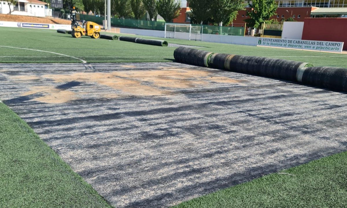 aytocabanillas's tweet photo. TRABAJOS DE REPARACIÓN EN EL CÉSPED ARTIFICIAL DEL CAMPO DE FÚTBOL MUNICIPAL "RAMIRO ALMENDROS"

El Ayuntamiento destina casi 14.000€ a solventar blandones y hundimientos que venían detectándose en el principal terreno de juego de la localidad

https://t.co/345eY7DuAv https://t.co/r27qAbb6AP