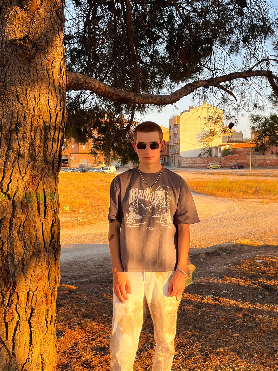BlurBoyss's tweet photo. “Your Fashion Dealer” ya a la venta! https://t.co/wG9YTS48ss https://t.co/2zsoRNa3gQ