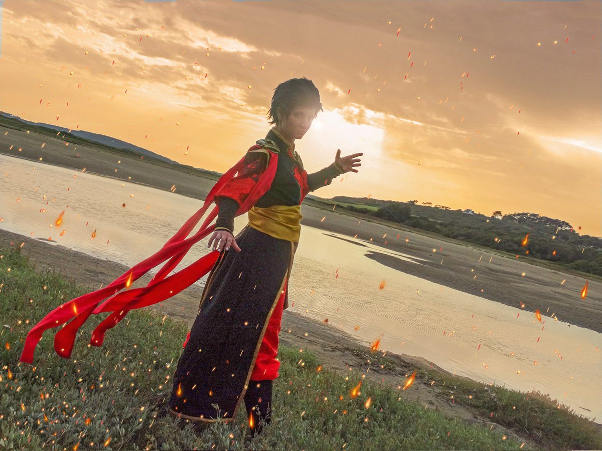 FukadaArtSoul's tweet photo. ~ SUBZERO
~ @Soryane6 as Kyro
~ Pic by me
#subzero #webcomic #kyro #cosplay #cosplayer #subzerocosplay #kyrocosplay #sunset #sky #sea #ocean https://t.co/TiUwlv0C7l