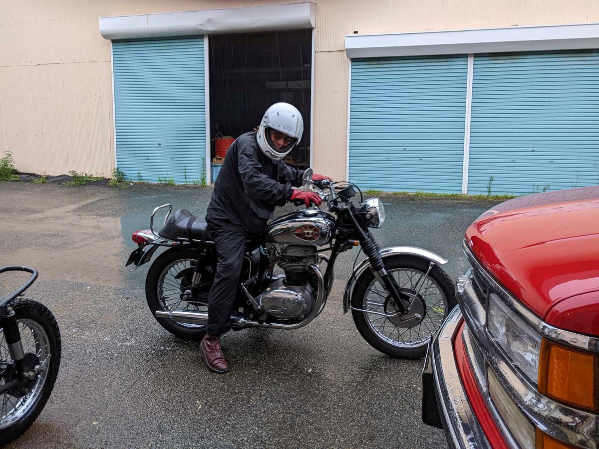 NunobikiC's tweet photo. 1968 BSA A65T Hさん豪雨のなか気をつけてー！オフィシャルブログ更新しました→https://t.co/2odc6LPRGG https://t.co/5oP5uAGV12