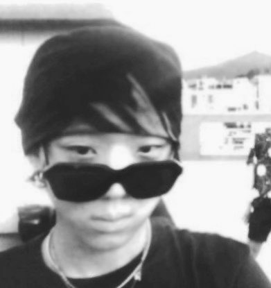 양홍원 너 뽀쨕한 거 다 들켰어 ㅋㅋㅋㅋㅋ

왼 : 홍깅이가 올린 거                                오 : 팬이 되돌린 거